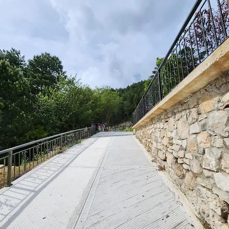 Llogora Dervishaliu Hotel *